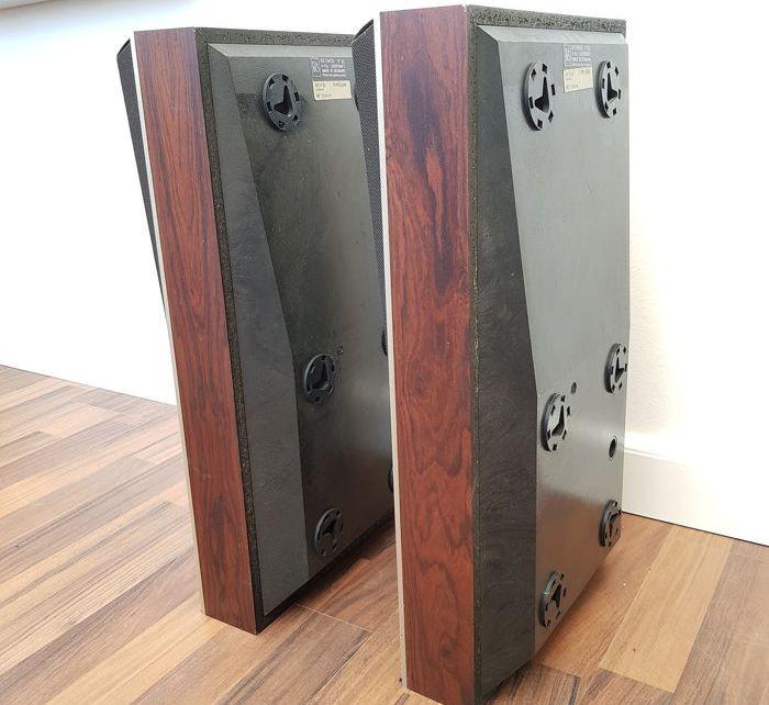 Bang & Olufsen Beovox P 30 Bang & Olufsen Beovox P 30