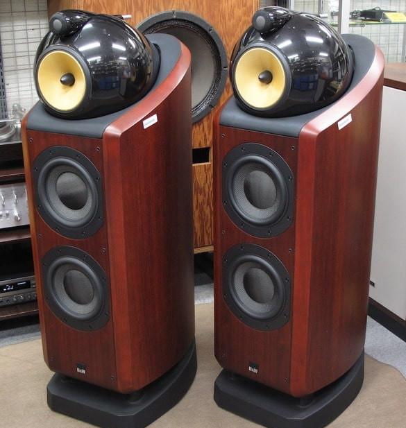 Bowers & Wilkins Nautilus 802 D2