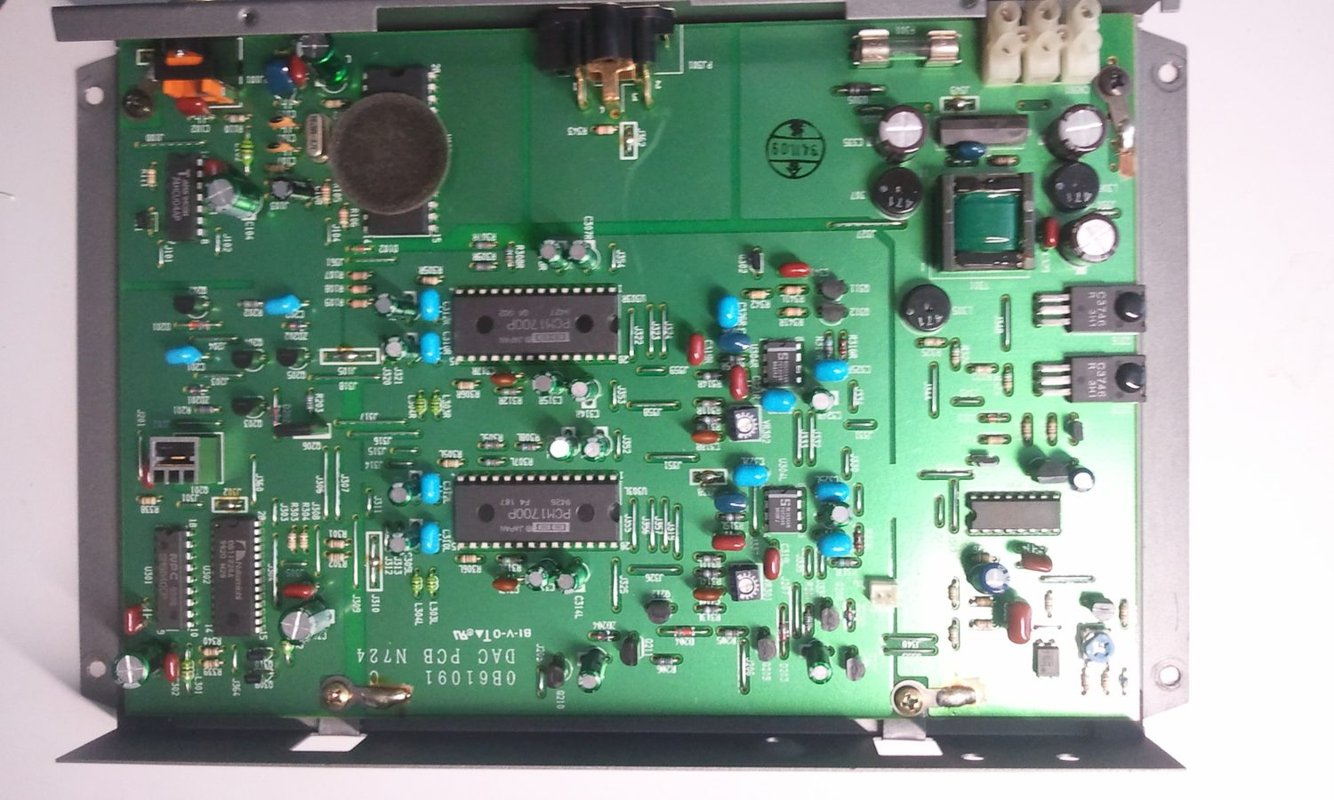Общий вид платы a/d/s/ DA20e с цифровой и аналоговой частями