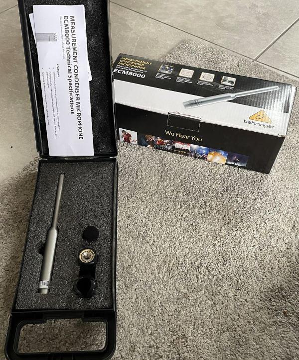 Behringer ECM8000